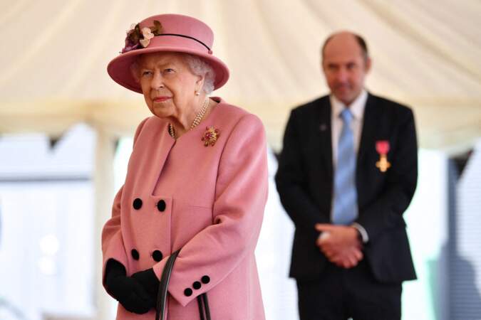 La reine Elizabeth II continue de préparer William à son rôle de futur roi