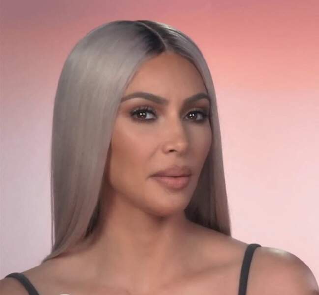 Longueurs baguettes pour Kim Kardashian et sa chevelure lisse comme de la soie