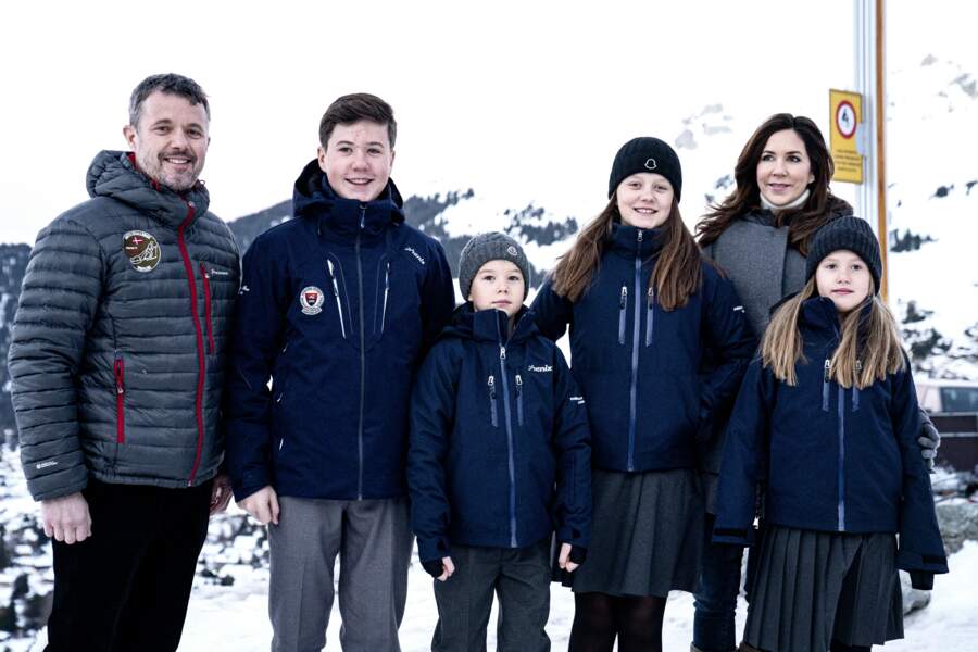 La famille royale danoise lors de vacances au ski. 
