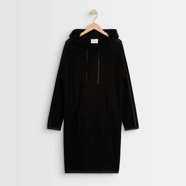 Robe en cachemire à capuche rituel, 129€, Maison 123 Paris