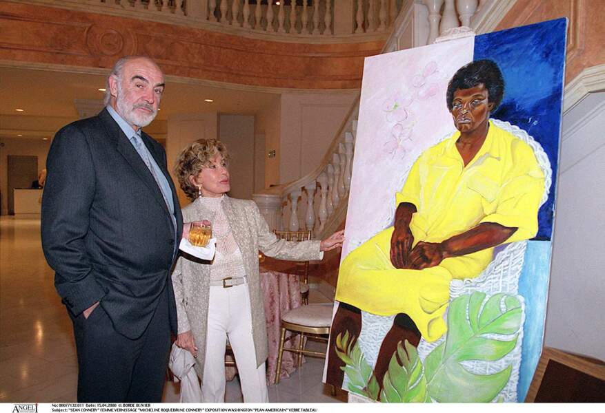Sean Connery et sa femme au vernissage d'une exposition en 2000