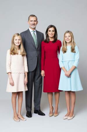 La princesse Leonor, le roi Felipe VI, la reine Letizia, l'infante Sofia lors du portrait de la famille royale d'Espagne, à Madrid, le 11 février 2020