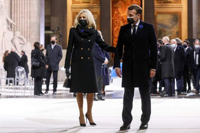 Brigitte et Emmanuel Macron sont arrivés bras dessus bras dessous au Panthéon