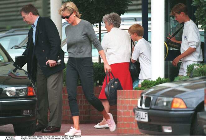 Lady Diana et ses fils au Chelsea Harbour club à Londres