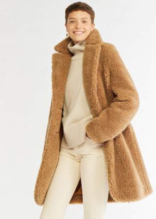 Manteau en laine de chanvre, 395 €, Vanessa Bruno disponible en boutique et sur l’e-shop dès le 20 Novembre 20