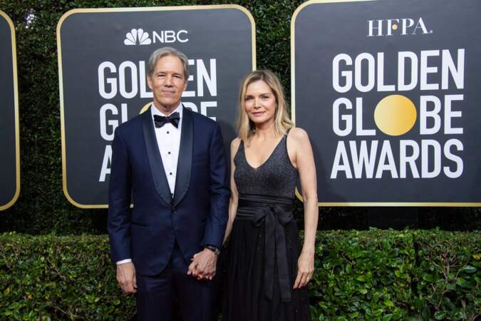 David E. Kelley et sa femme Michelle Pfeiffer, au photocall de la 77ème cérémonie annuelle des Golden Globe Awards à Los Angeles, le 5 janvier 2020.