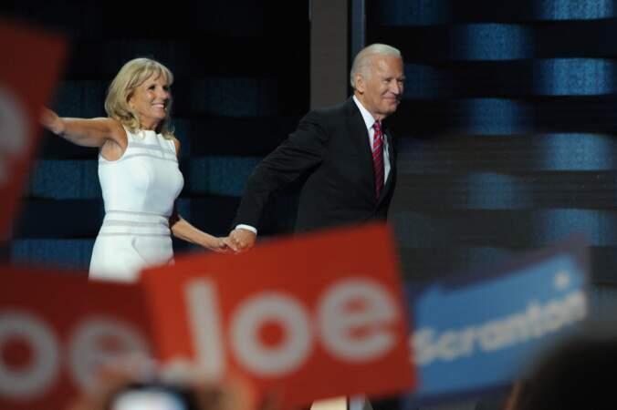 Jill et Joe Biden, main dans la main, à la convention nationale du Parti démocrate à Philadelphie en 2016.