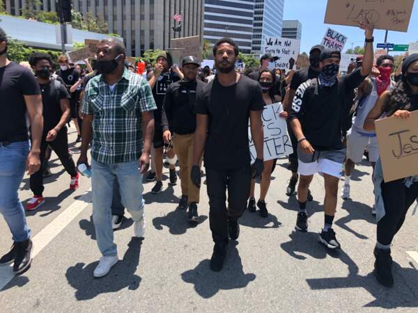 Michael B.Jordan participe à une manifestation lors du mouvement Black Lives Matter en hommage à George Floyd et contre les violences policières à Beverly Hills, le 6 juin 2020