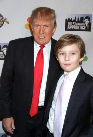 Barron Trump et son père Donald Trump lors de la soirée de la série "The Celebrity Apprentice" à New York le 18 février 2015.