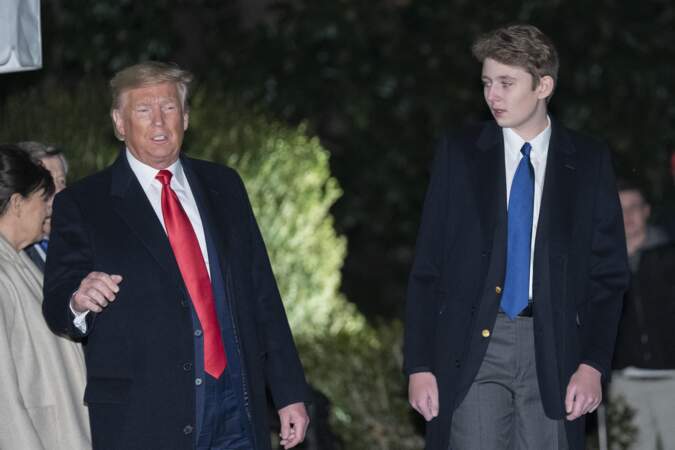 Barron Trump et son père en décembre 2019
