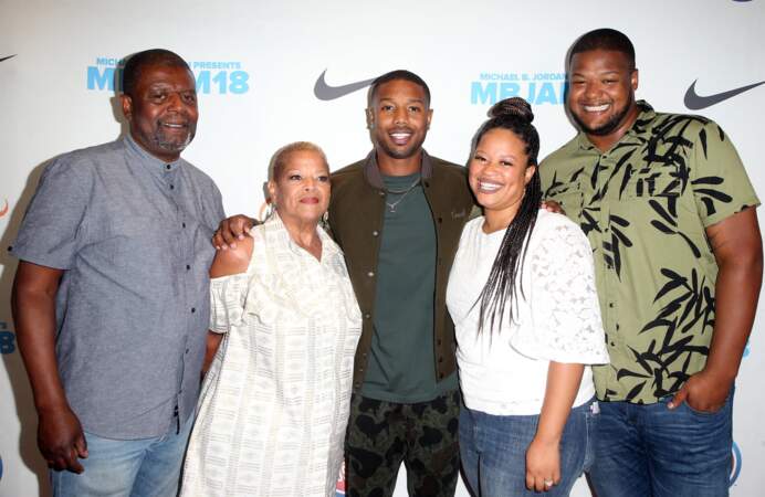 Michael B.Jordan entouré de ses parents, son frère et sa sœur lors de la soirée MBJAM18 à Hollywood, le 28 juillet 2018