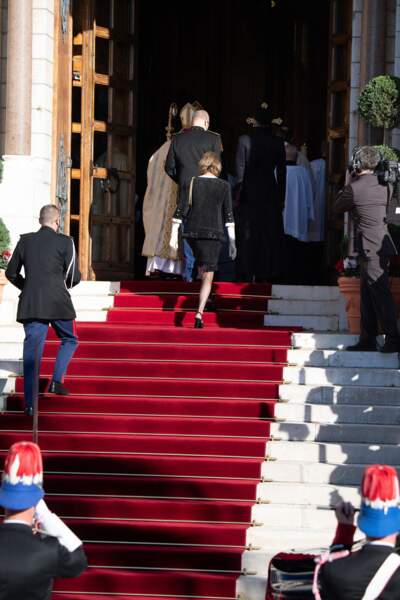 De nombreuses personnes se sont rendues en la cathédrale de Monaco pour la fête nationale.