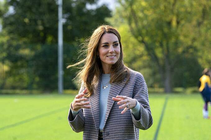 Kate Middleton, duchesse de Cambridge, est adepte du brushing lisse et souple. 