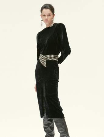 Robe Geniasi noire en velours, 1 080 €, Isabel Marant.