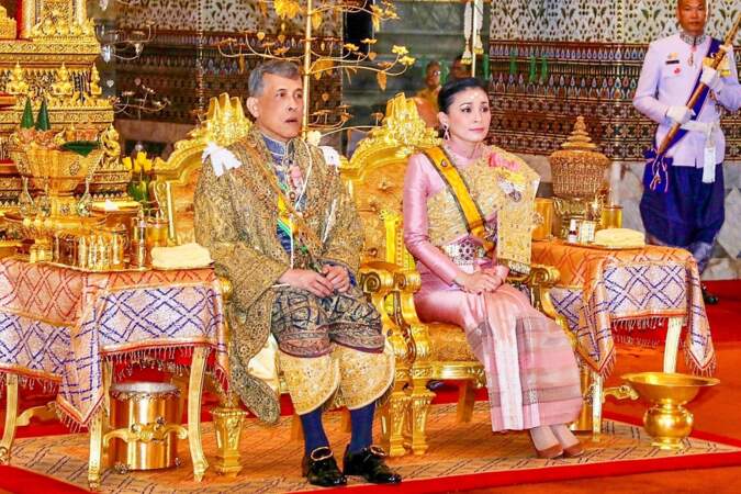 Le roi de Thaïlande et sa femme la reine Suthida.