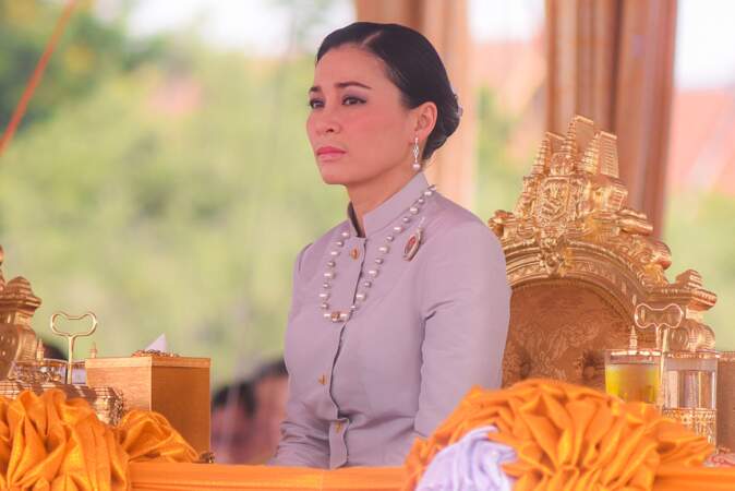 La reine Suthida de Thaïlande, ancienne concubine royale du prince héritier Maha Vajiralongkorn.