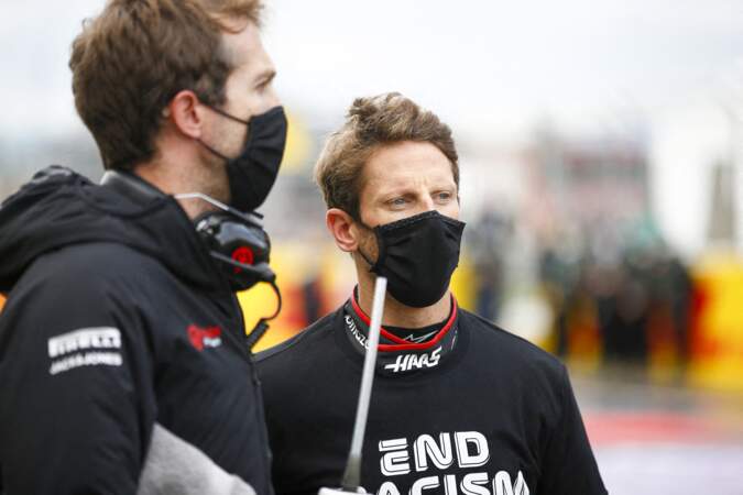 Romain Grosjean, pilote de F1, a été victime d'un terrible accident au départ du Grand Prix de Bahreïn ce dimanche 29 novembre.