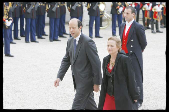 Le fils cadet de Valéry Giscard d'Estaing, Louis Giscard d'Estaing et sa femme à leur arrivée au Palais de l'Elysée en 2008.