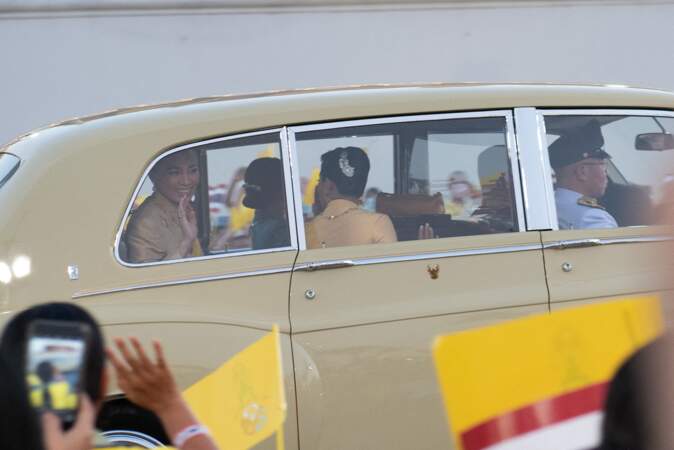 Un code couleur était respecté pendant l'événement : les royalistes portaient du jaune pour célébrer le roi Bhumibol