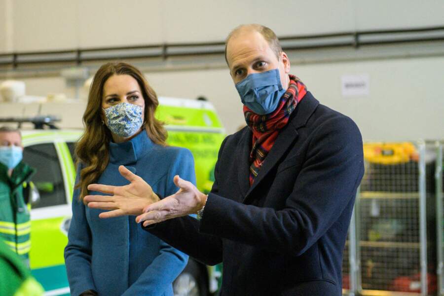 Le prince William et Kate Middleton visitent un centre de secours à Newbridge en Ecosse, le 7 décembre 2020