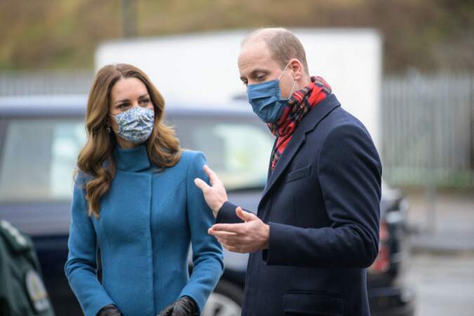 Le prince William et Kate Middleton visitent un centre de secours à Newbridge en Ecosse, le 7 décembre 2020.
