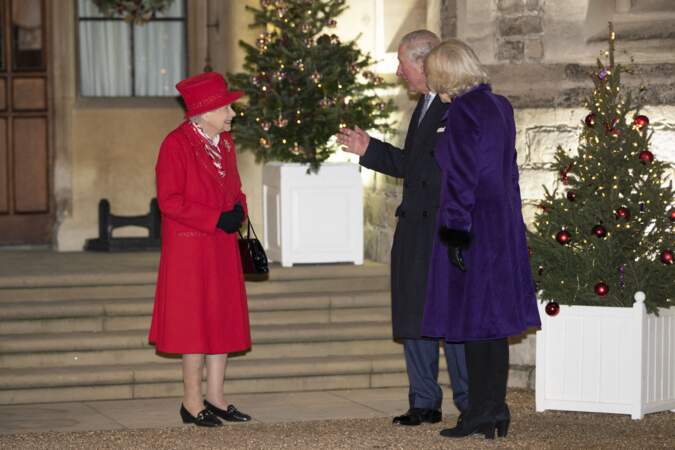 Sa Majesté Elizabeth II a retrouvé son fils aîné, le prince Charles, et sa femme, Camilla Parker Bowles, pour la première fois depuis les débuts de la crise sanitaire