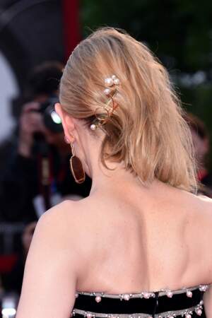 Le side hair de Cate Blanchett avec bijou de cheveux