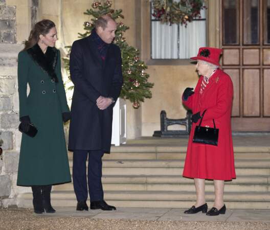Kate Middleton, le prince William, la reine Elisabeth II d'Angleterre - La famille royale se réunit devant le chateau de Windsor, le 8 décembre 2020.