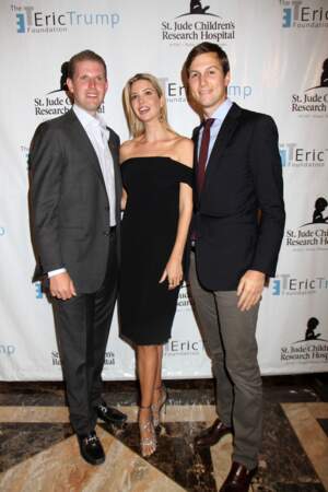Ivanka Trump, avec son frère cadet, Eric, et son mari, Jared Kushner, lors du 8ème tournoi de golf annuel Eric Trump à New York, le 15 septembre 2014.