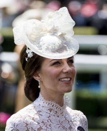 Le joli chignon bas de Kate Middleton