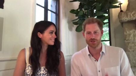 Le prince Harry et Meghan Markle abordent le rôle des réseaux sociaux et vantent le travail de l'association "Queen's Commonwealth Trust", le 25 août 2020