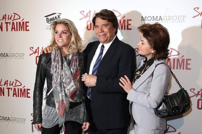 Bernard Tapie, entouré de son épouse Dominique, et de sa fille, Sophie, à l'avant-première de "Salaud, on t'aime", à l'UGC Normandie, à Paris le 31 mars 2014.  