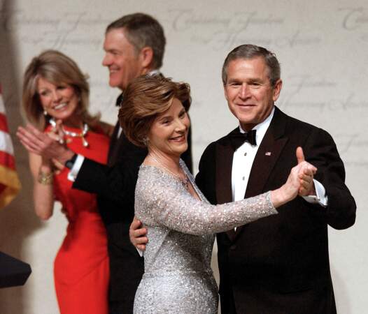 Laura et George W. Bush, lors du bal d'investiture, le 20 janvier 2005, à Washington. 