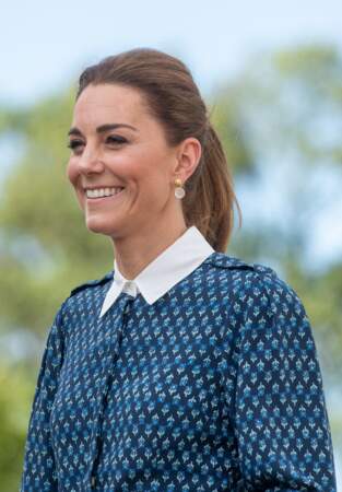 Kate Middleton dans une de ses robes à fleurs si tendance, le 5 juillet 2020.