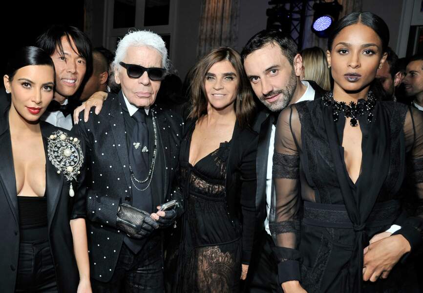 Kim-Kardashian-&-Stephen-Gan-&-Karl-Lagerfeld-&-Carine-Roitfeld-&-Riccardo-Tisci-&--Ciara