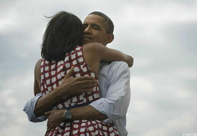 Barack twitte immédiatement une photo de lui et son épouse le soir de sa réélection, le 6 novembre 2012