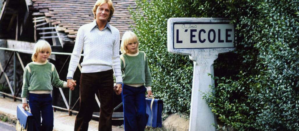 Claude François, ici ses garçons, Claude François Junior dit Coco, 8 ans et Marc, 7 ans, en 1976, est décédé deux ans plus tard à l'âge de 39 ans