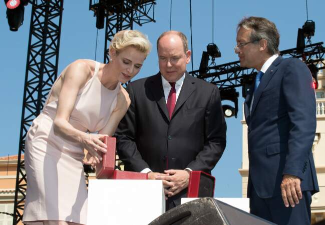 Charlène et Albert de Monaco ont reçu deux écrins emblématiques de la Maison Cartier, à leur remettre