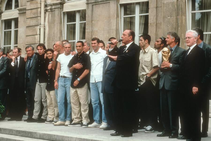 Jacques Chirac et les Bleus à l'Élysée le 14 juillet 1998