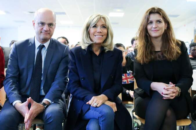 Brigitte Macron, entourée de ses deux "chouchous" du gouvernement, lors d'une visite à Clamart, en novembre 2018, pour évoquer la lutte contre le harcèlement à l'école sous toutes ses formes.