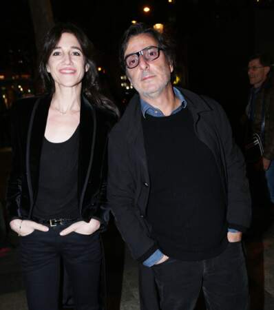Yvan Attal et sa compagne Charlotte Gainsbourg à l'avant-première du film "Mon chien stupide" au cinéma UGC Normandie à Paris, le 22 octobre 2019. 