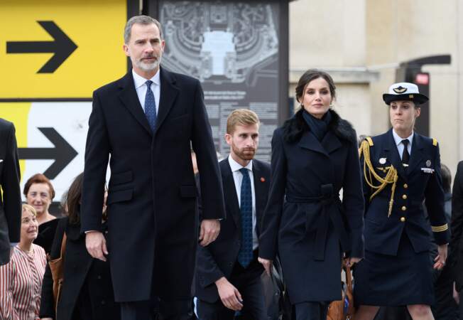 Le roi Felipe VI d'Espagne, la reine Letizia lors de la cérémonie à l'occasion de la première journée nationale d'hommage aux victimes du terrorisme sur l'Esplanade du Trocadero à Paris le 11 mars 2020