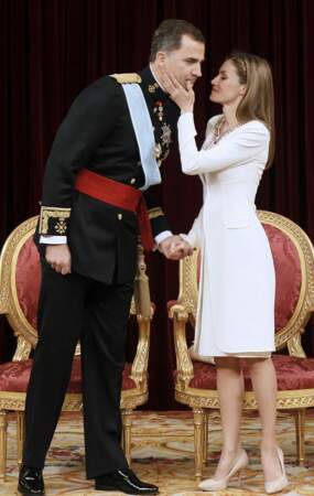 Le roi Felipe VI et la reine Letizia d'Espagne lors de la cérémonie au cour de laquelle le roi Felipe VI d'Espagne a prêté serment devant le Parlement à Madrid, le 19 juin 2014