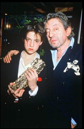 Charlotte Gainsbourg et son père Serge en 1986