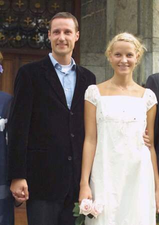 Le prince Haakon de Norvège et la princesse Mette Marit à Oslo, la veille de leur mariage