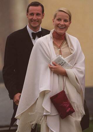 Le prince Haakon de Norvège et sa petite-amie Mette Marit le 20 juin 2001
