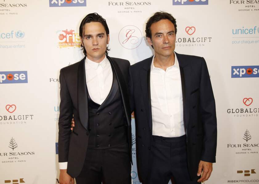 Anthony Delon avec son frère Alain-Fabien Delon au photocall de la 10ème édition du "Global Gift Gala" à Paris, le 3 juin 2019