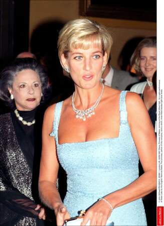 La princesse Diana, arrivant à Albert Hall, le 3 juin 1997, pour assister à une représentation du Lac des Cygnes. 
