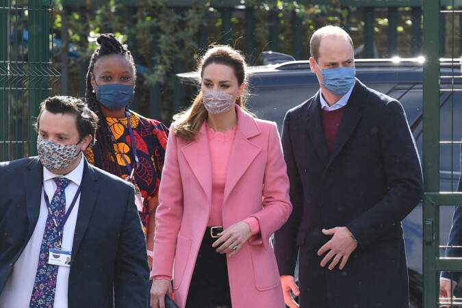 Le prince William et Kate Middleton visitent une école 