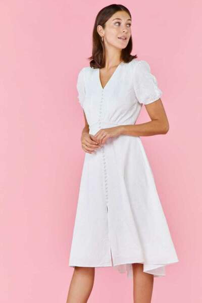 Robe blanche, 115€, Derhy